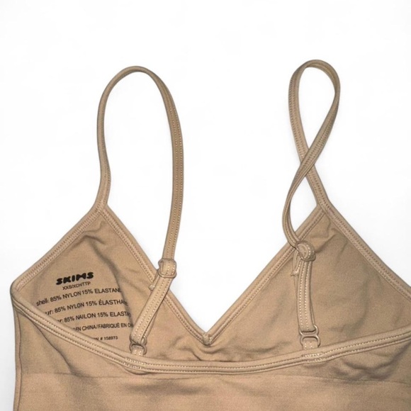 SKIMS Tan Seamless Triangle Bra - Picture 3 of 3